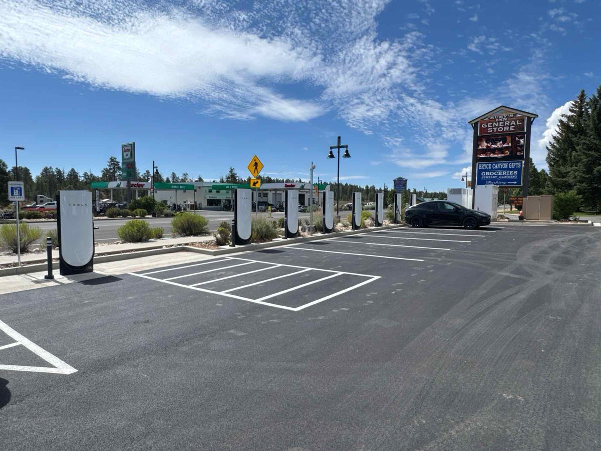 TeslaCharging's tweet image. New Tesla Supercharger: Bryce Canyon City, UT (8 stalls)
tesla.com/findus?locatio…