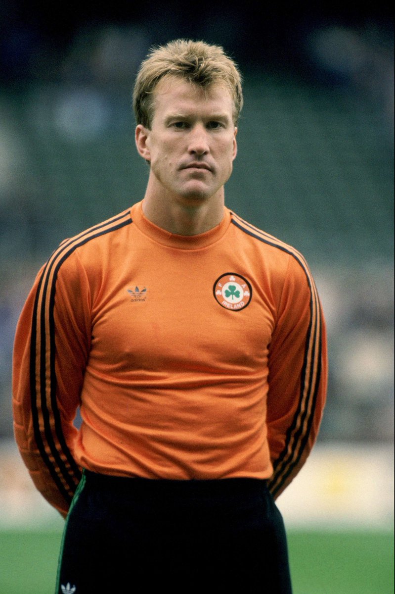 LansdowneRD_IE's tweet image. Gerry Peyton getting ready for Luxembourg in a Euro'88 Qualifier at Lansdowne Road, in 1987.
The Boys in Green, with a superb side, struggled to a 2-1 win.
#ireland