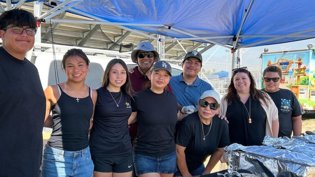 Diocese of San Bernardino (@sbdiocese) on Twitter photo On July 12, <a href="/AQUINASHS/">Aquinas High School</a> students served over 1,000 families at the first annual Jayden Daniels Foundation Community Day at Cajon High School! Led by the school’s Community Outreach Coordinator, Raymond Reyes, the students served food and passed out school supplies and backpacks to On July 12, <a href="/AQUINASHS/">Aquinas High School</a> students served over 1,000 families at the first annual Jayden Daniels Foundation Community Day at Cajon High School! Led by the school’s Community Outreach Coordinator, Raymond Reyes, the students served food and passed out school supplies and backpacks to