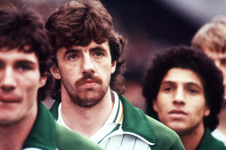 LansdowneRD_IE's tweet image. Mark Lawrenson (who still has me blocked on twitter) in between Frank Stapleton and Chris Hughton.
Three fabulous players that would be worth a fortune, today!
#legend
