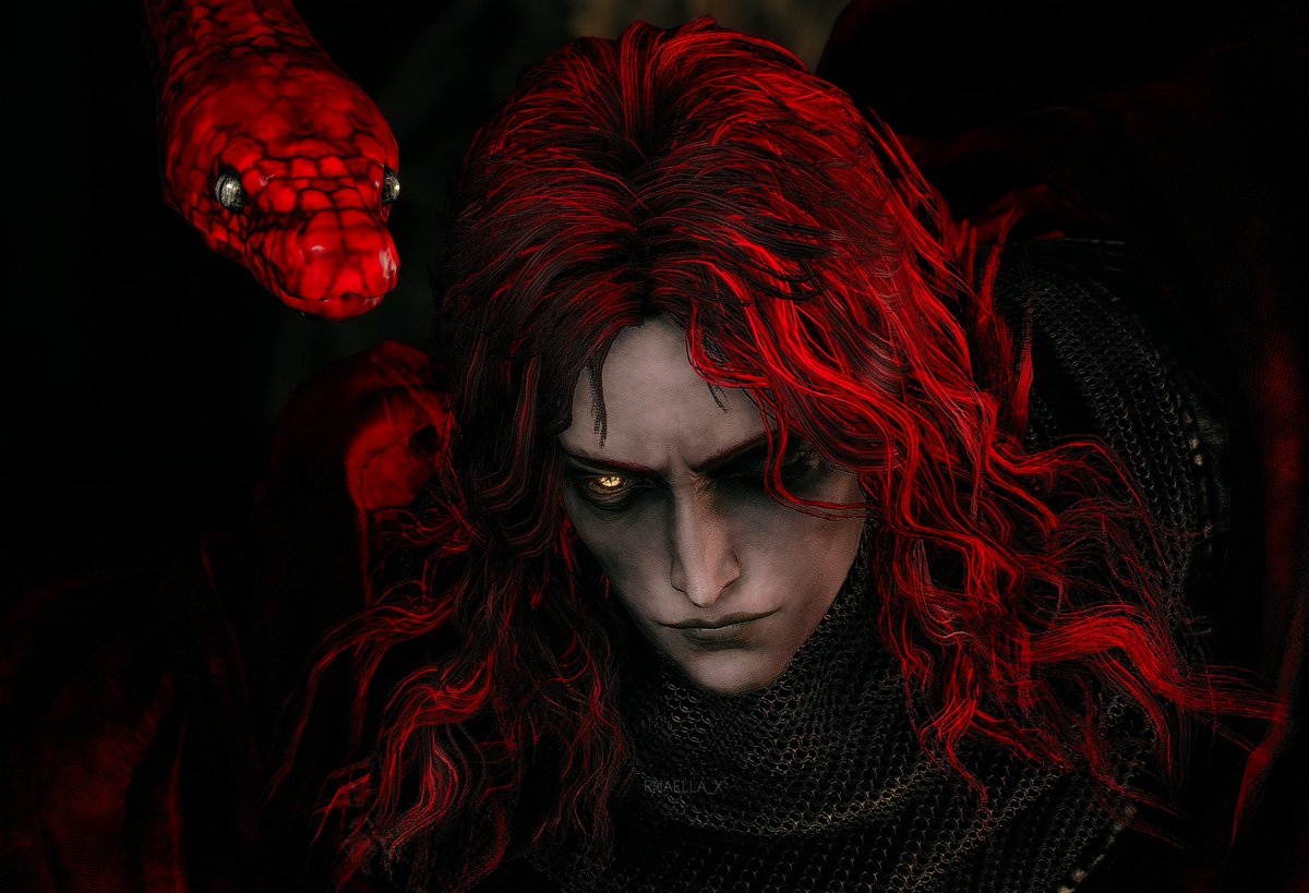 rhaella_x's tweet image. i wonder what's so interesting down there...