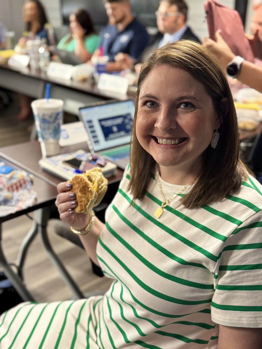 ShawneePublic's tweet image. What a great first day back for our district administrators! Today was filled with collaboration, connection, and meaningful learning as we gear up for an exciting new school year.
Download your First Day of School signs here: bit.ly/40aVO5B.
#GoWolves #OklaEd
