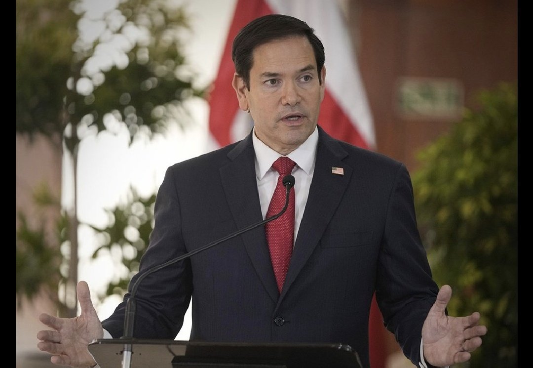 RepublicaUSA's tweet image. Secretario Rubio: "La Administración Trump está aplicando la ley de inmigración de Estados Unidos para expulsar a los residentes permanentes legales estadounidenses que han apoyado y colaborado con los líderes de las bandas haitianas conectadas con la Organización Terrorista…