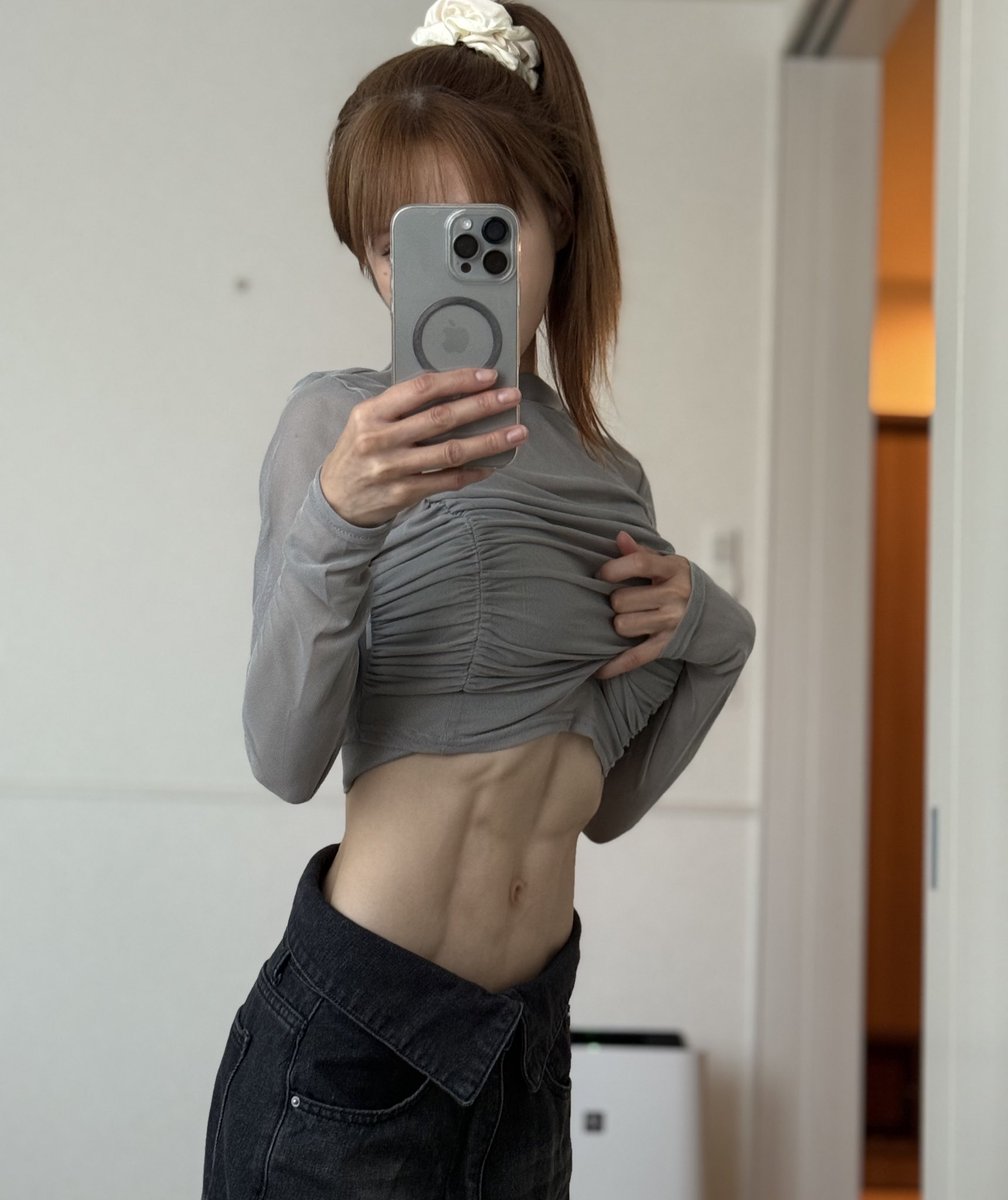 腹筋バキバキでも、繊細な女の子です