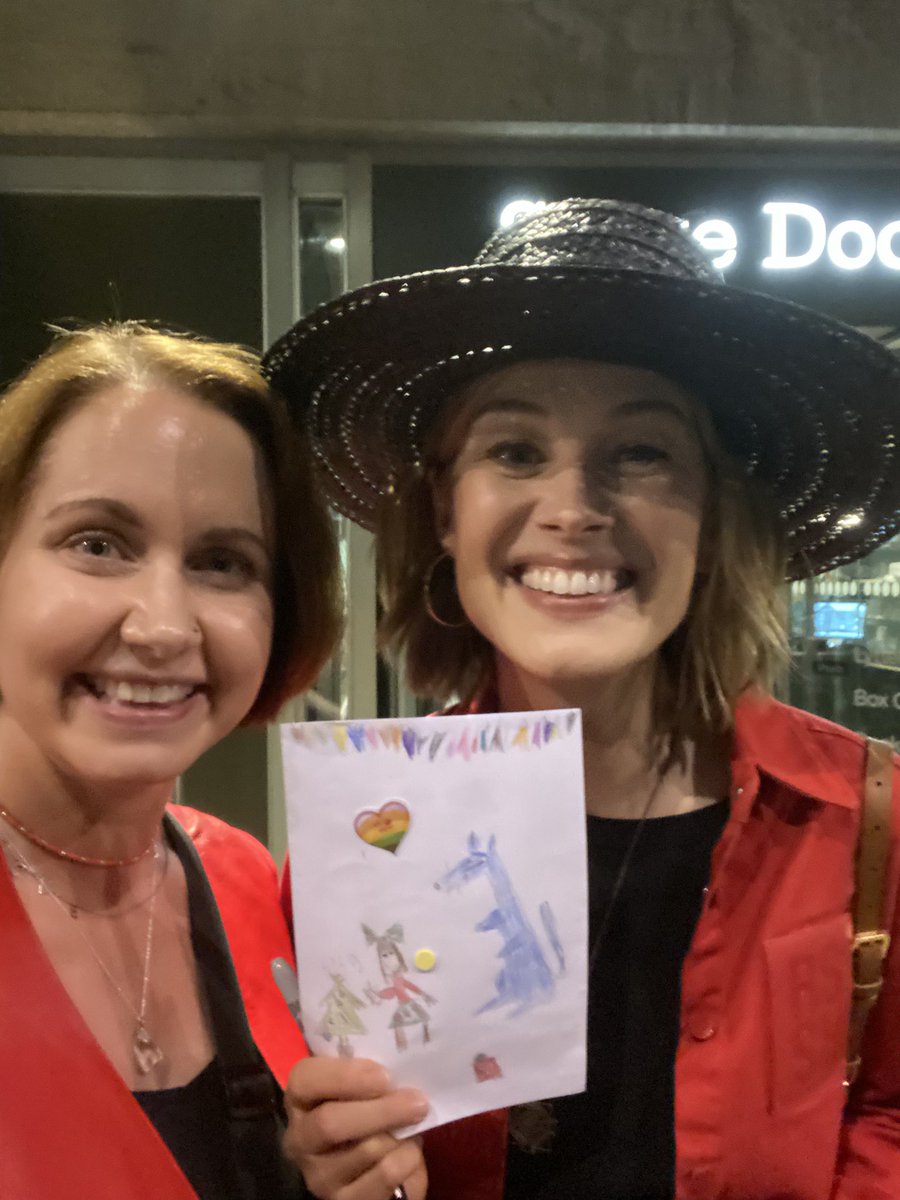 Emma Dove tweet media