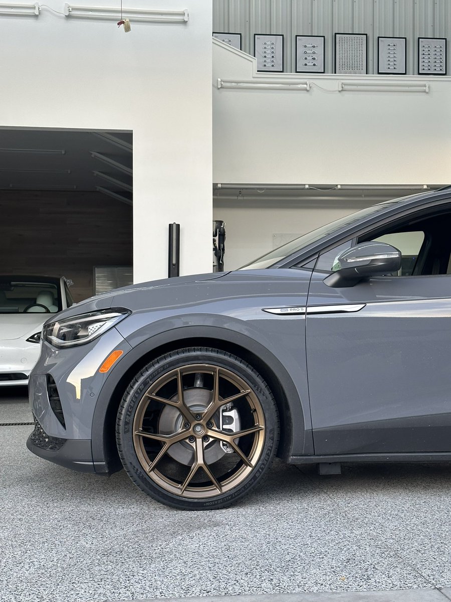 OutofSpecDetail's tweet image. Some insane lease deals around Colorado 👀
I still have my custom 22 inch @MartianWheels MW05’s that would look great on a new ID.4 🤔