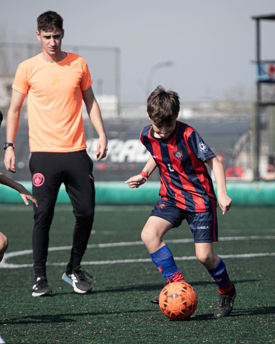 SanLorenzo's tweet image. Fútbol, familia, diversión y mucho más…
Ciudad Deportiva es una fiesta con la San Lorenzo Cup (Fútbol 9) y con dos Mundialitos promocionales de Baby Fútbol, competencias que reúnen a más de 5️⃣0️⃣ equipos del AMBA y del Interior del país.
Son alrededor de 1️⃣.0️⃣0️⃣0️⃣ chicos que…