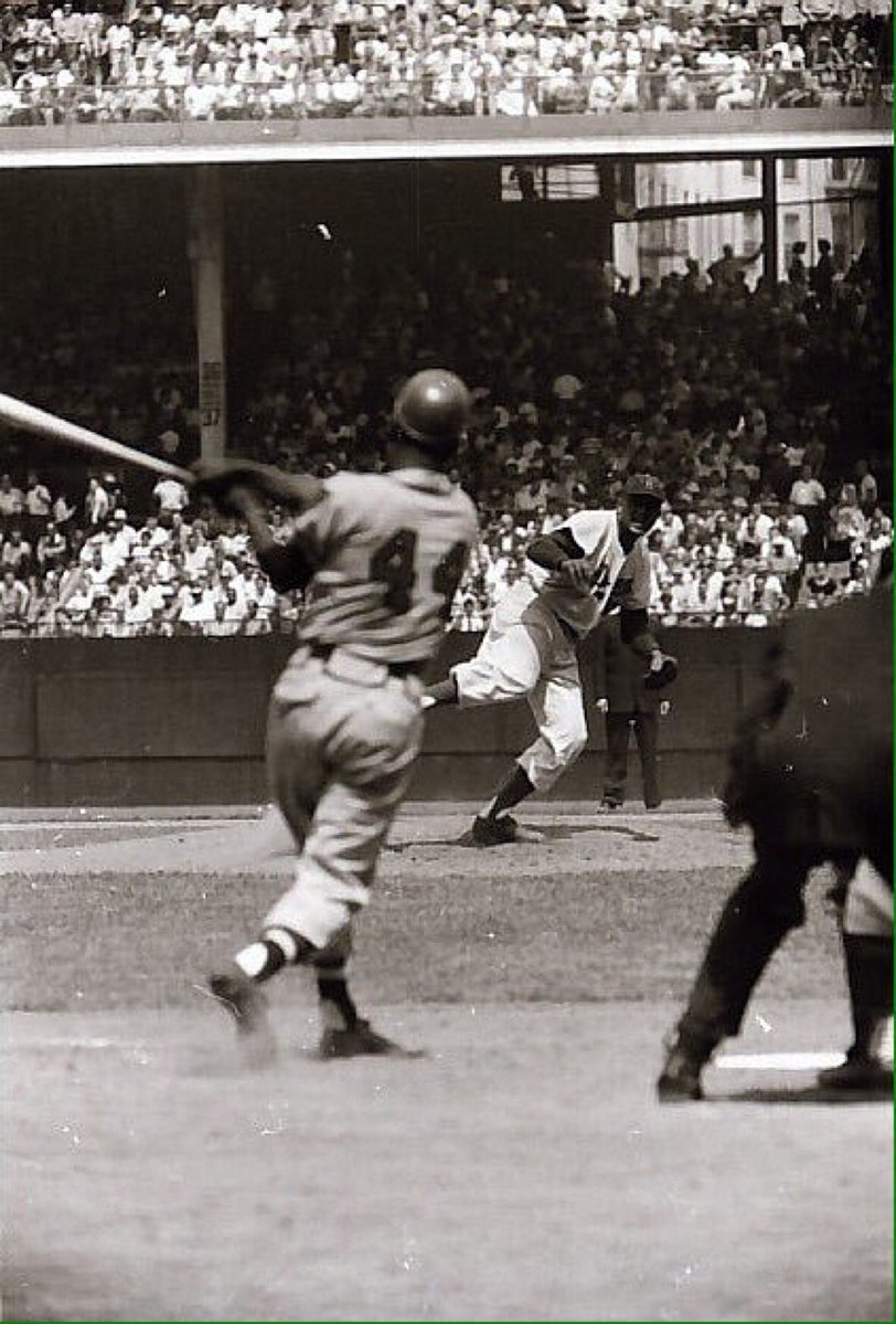 BravesHistorian's tweet image. On the 180 calendar dates between 4/3 and 10/3 (180 dates), Hank Aaron hit at least one home run on all but 6 of them (5/29, 6/5, 8/8, 9/16, 9/19, and 9/28).
Over the course of his career, he hit more homers (10) on July 21 than any other date.