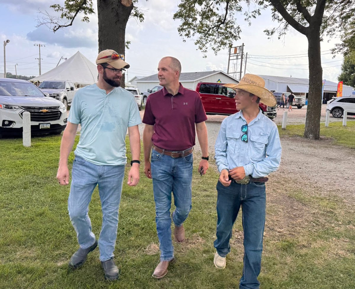 MikeNaigIA's tweet image. Had a great evening at the East Pott County Farm Bureau picnic! Always good to visit with local farmers鈥攁nd catch up with @MattWindschitl and Sen Costello, two strong ag advocates
Thanks to East Pott Farm Bureau for bringing folks together! 馃尳馃嚭馃嚫
#IowaAg #FarmsFamiliesFreedom