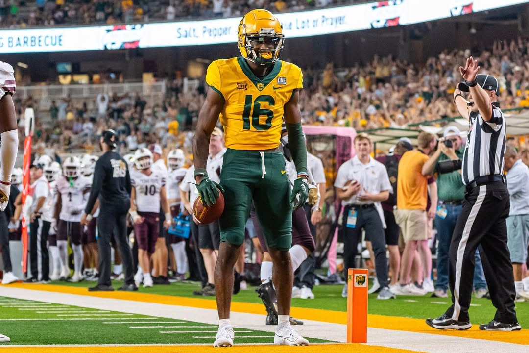 AllChiefdUp's tweet image. 🚨The #Chiefs are signing former @BUFootball WR Hal Presley per @AaronWilson_NFL to compensate for the loss of Justyn Ross!🔥
6'3" 195
🏈4 years at BU produced 1,048 & 7TD's
🏈2022 Honorable Mention All-Big 12 (Coaches)