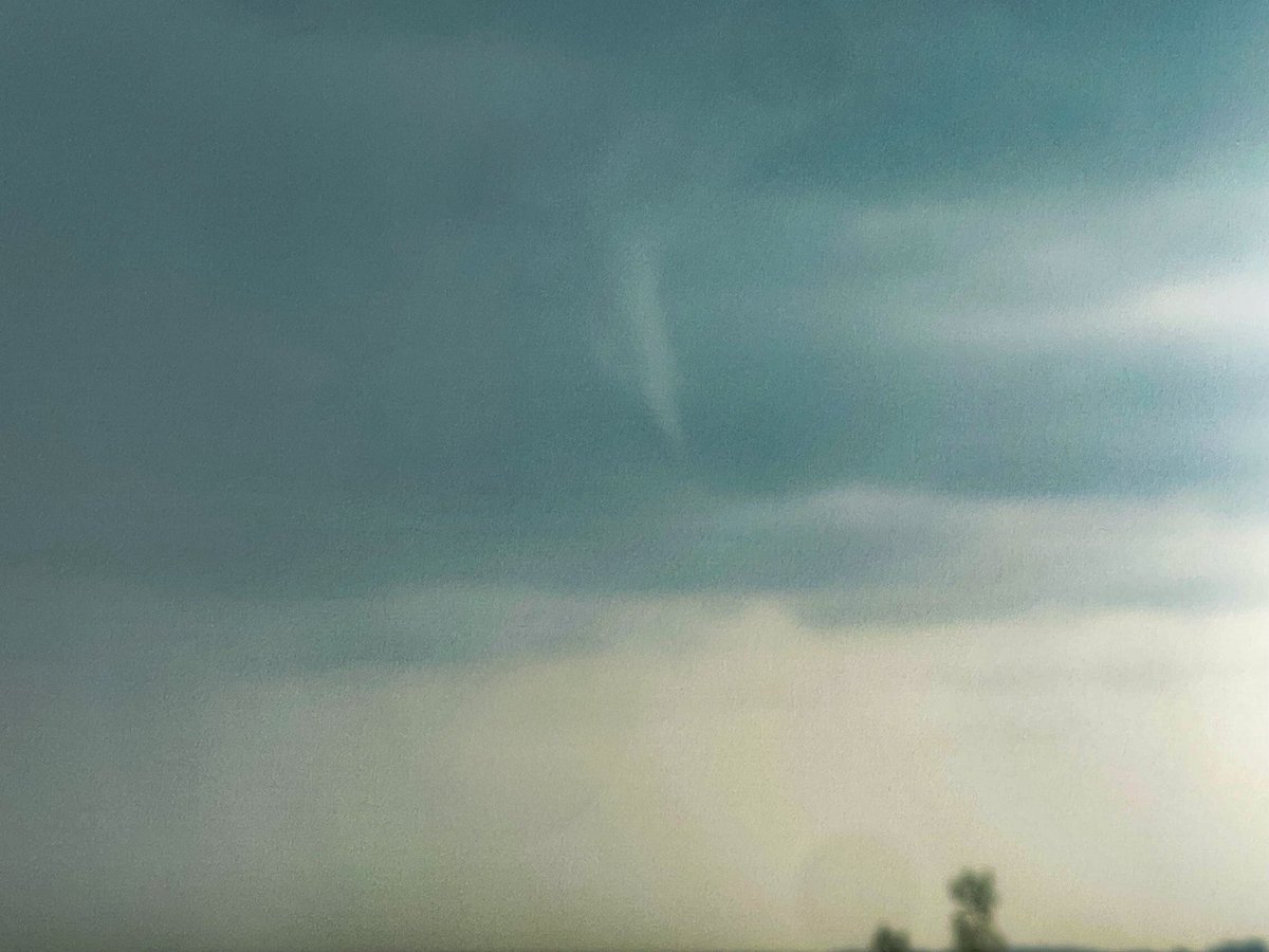 LostInSk's tweet image. Little cold core funnel south of Kindersley’s at 5:23 pm #skstorm