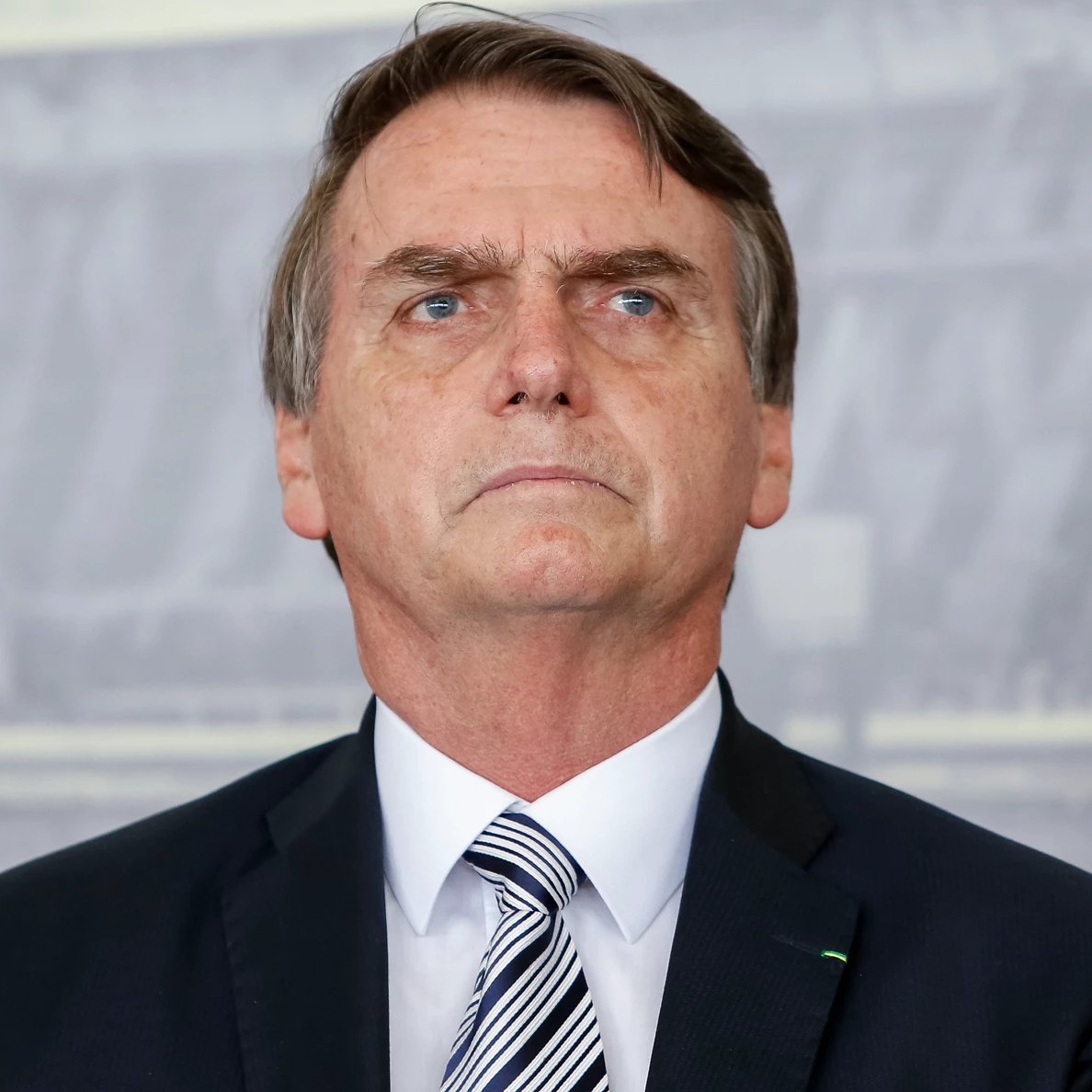 SeriesBrasil's tweet image. 🚨 Alexandre de Moraes dá 24 horas para defesa de Jair Bolsonaro explicar o descumprimento de ordens judiciais por parte do ex-presidente, sob pena de prisão.