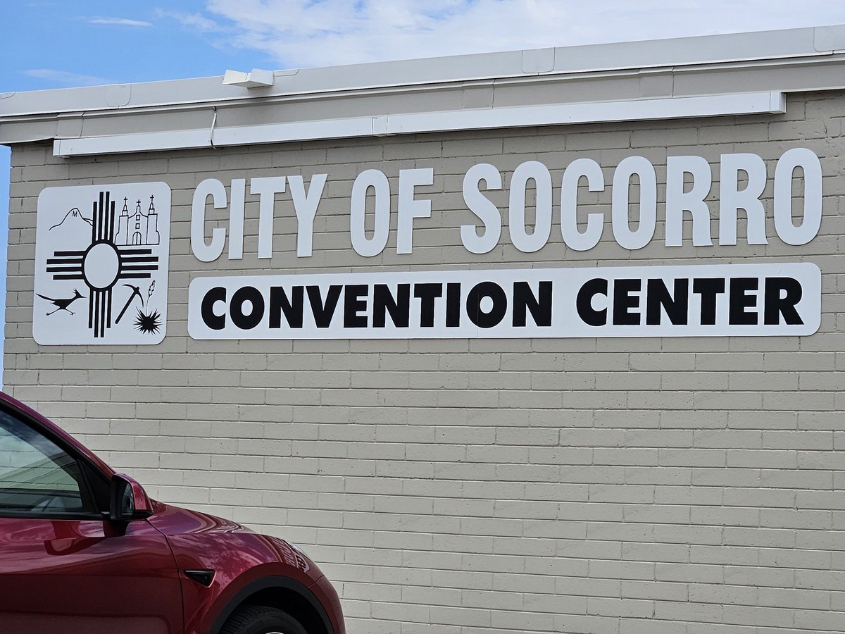 SenPadilla's tweet image. Quick round trip to Socorro, NM, for a Mortgage Finance Authority committee meeting, review of the New Mexico Statewide Housing Needs Assessment and a tour a brand new housing project. @nmsenatedems @senpadilla #nmpol #nmleg