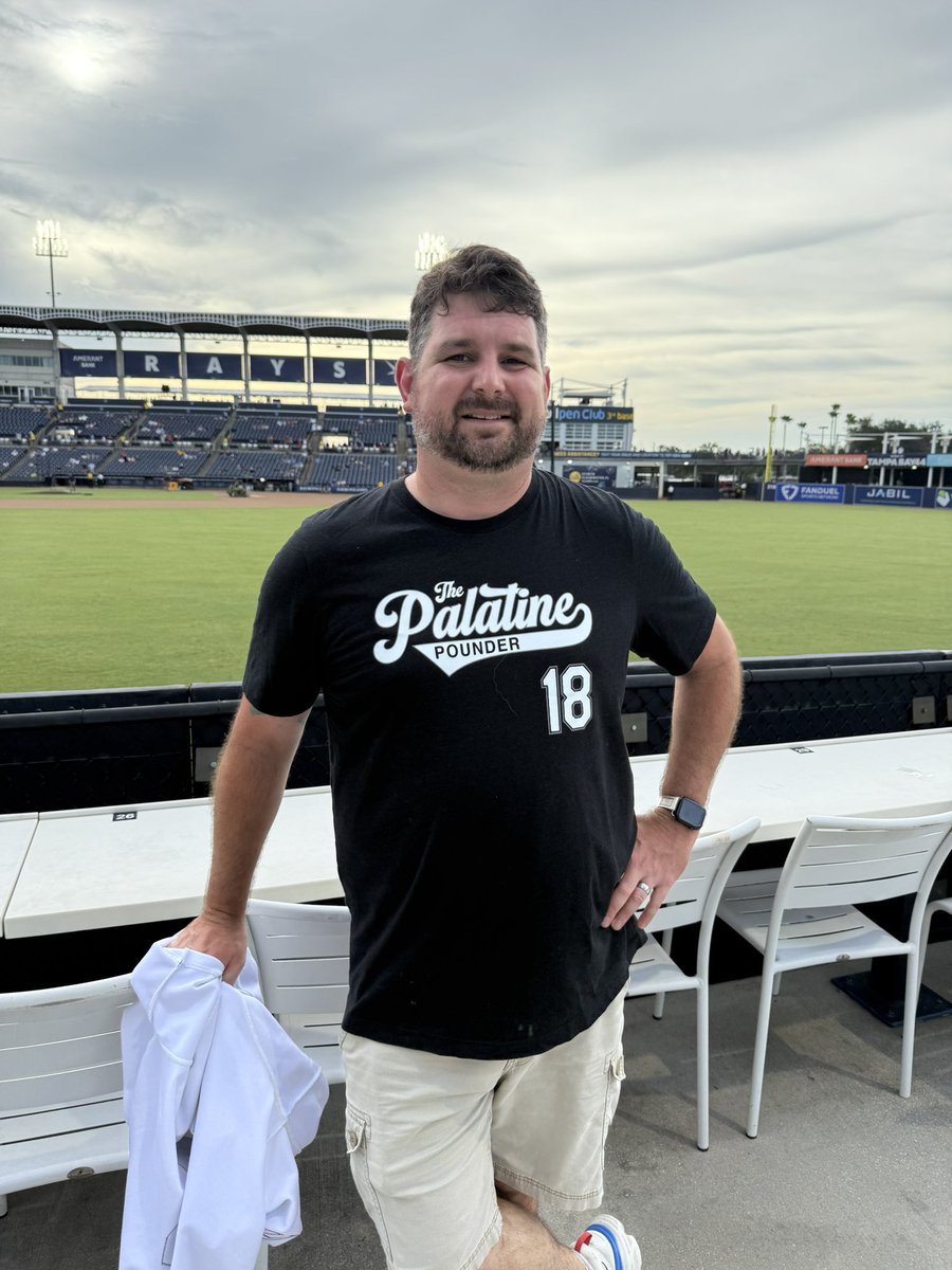 bobby2drinks's tweet image. Road game night…. Wearing the only piece of south side related gear I own…. @obvious_shirts
