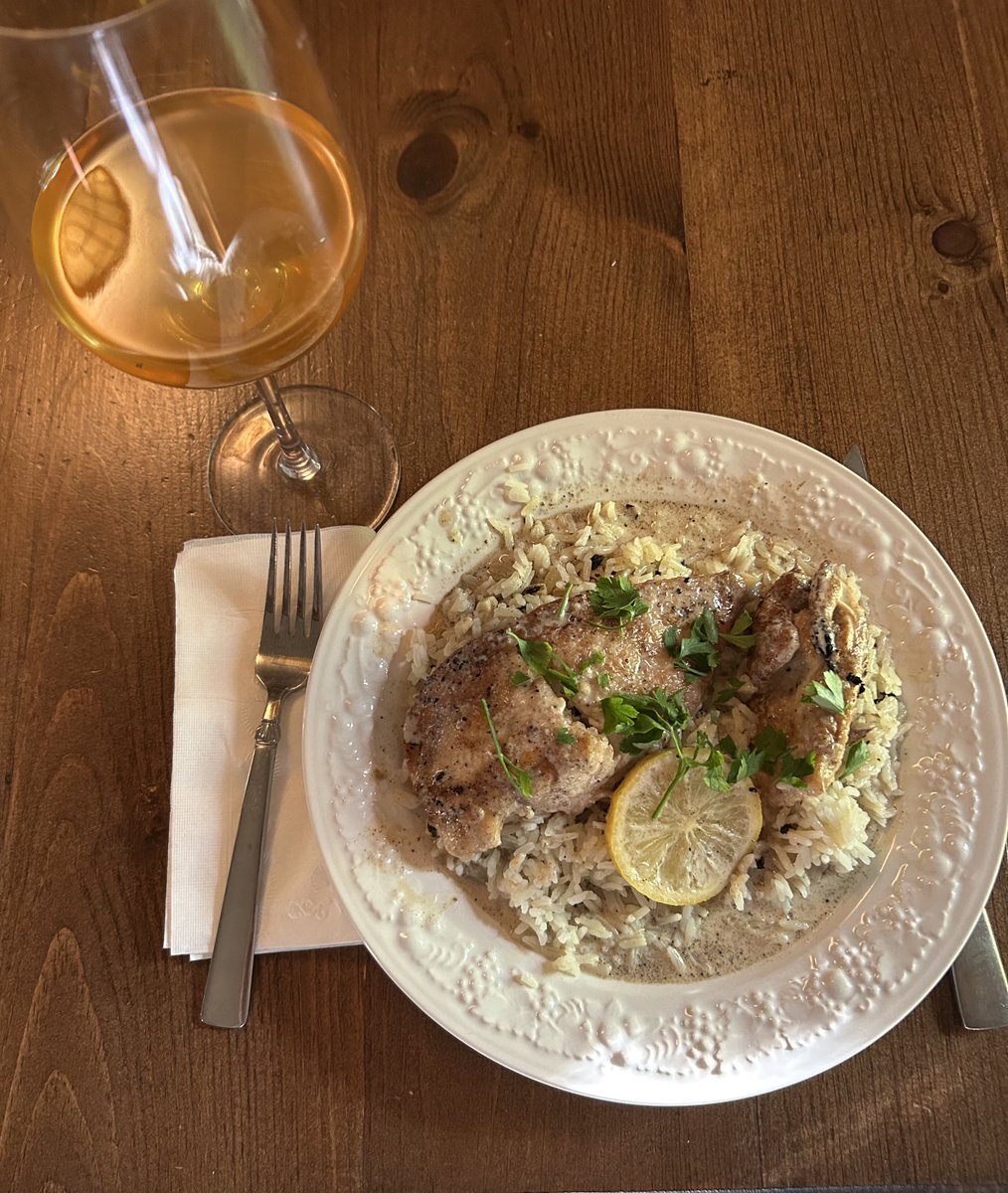 MichaelTG09's tweet image. It鈥檚 a paradox to understand that I鈥檓 at a glorious pinnacle of human culinary achievement while drinking humble cider from a barrel in my barn and simple chicken made by my wife鈥檚 hand.