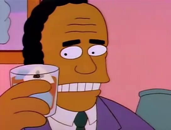BartManMX's tweet image. Alguien puso uno de esos hielos de #StarWars en mi vaso, estas figuritas están hechas con sustancias muy tóxicas, irónicamente un R2-D2 o un C-3PO serían más saludables...pero no me importa, yo amo Star Wars