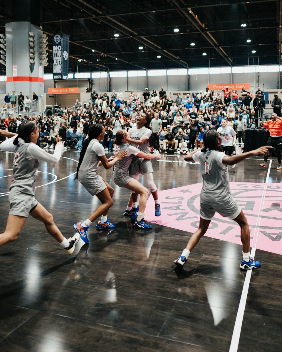 Nike Girls EYBL (@nikegirlseybl) on Twitter photo Congratulations to our 17u EYBL Champions <a href="/TeamTakeoverGBB/">TeamTakeoverGirlsBB</a>. 🏆
#2025EYBL | #NikeNationals Congratulations to our 17u EYBL Champions <a href="/TeamTakeoverGBB/">TeamTakeoverGirlsBB</a>. 🏆
#2025EYBL | #NikeNationals