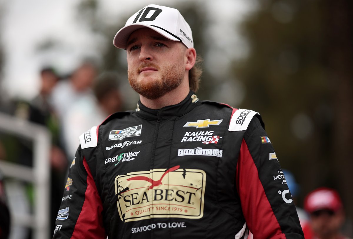 NASCARMexico_'s tweet image. 🔥 @tydillon y @TyGibbs se enfrentarán en la gran final por el premio de $1 millón de dólares en el NASCAR In-Season Challenge. ¿Quién es tu favorito para llevarse la victoria en el Indianapolis Motor Speedway? 🏁💰
📸 Getty Images
#NASCARMexico #NASCARMexicoCity