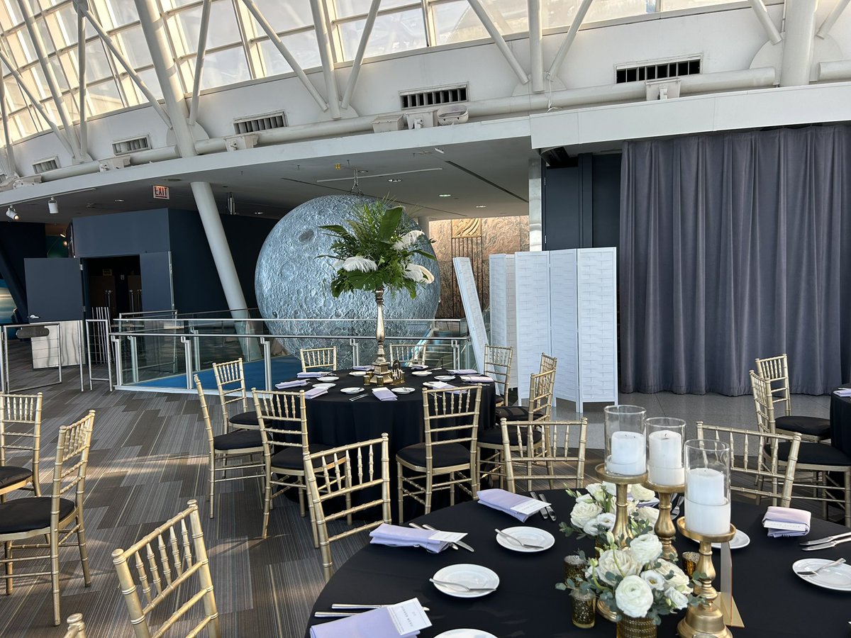 BarryMotivates's tweet image. Happy #WeddingDay to my newest #BrideAndGroom the wonderful Julia and Cole. Girl from New York goes to college in South Carolina where she meets a boy from Atlanta and they get married at the Adler Planetarium in Chicago. Love was in the air! #WeddingOfficiant #ChicagoWeddings.