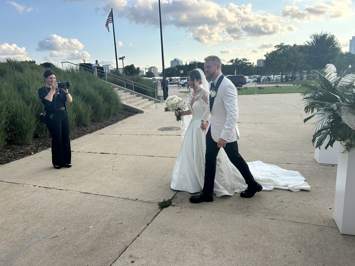BarryMotivates's tweet image. Happy #WeddingDay to my newest #BrideAndGroom the wonderful Julia and Cole. Girl from New York goes to college in South Carolina where she meets a boy from Atlanta and they get married at the Adler Planetarium in Chicago. Love was in the air! #WeddingOfficiant #ChicagoWeddings.