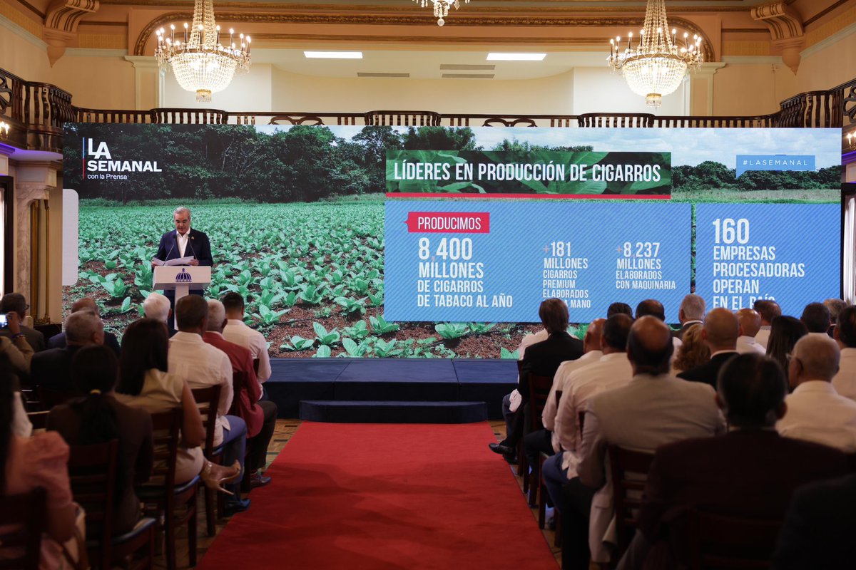 Hoy estuve presente en LA Semanal con la Prensa, donde el presidente @LuisAbinader presentó los avances y el impacto de la industria tabacalera en nuestra economía.

Como productor agrícola y como ciudadano comprometido con el desarrollo nacional, me llena de orgullo ver cómo el