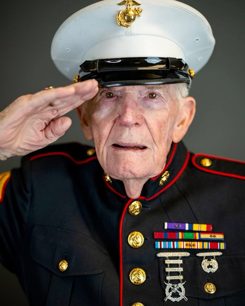 JRM58506966's tweet image. Happy belated birthday! I’m sure he’d love more cards!
Original post:
“Photography and post by @mikes.camera where he stated the following:
"I had the honor and privilege of photographing Corporal Frank S. Wright USMC (WWII USMC Raider Frank Wright)
yesterday afternoon.
A local…
