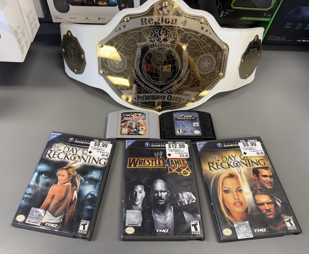 Weavenut's tweet image. Here at @GameStop we are the CHAMPIONS of Quality Retro Games!! 🏆
Come grab these great games and don’t forget to use your PRO move with that $5 Monthly reward when you do! 💪