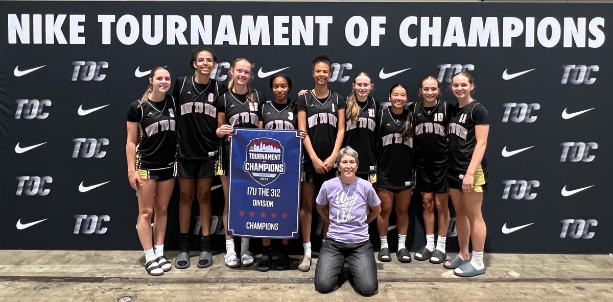 W2WBasketball's tweet image. Nike TOC Chicago
Champions 17U! 6 - 0
38 - 3 overall...fewest # of losses in program history!
Congrats to all the W2W Players for a fantastic Spring and Summer!