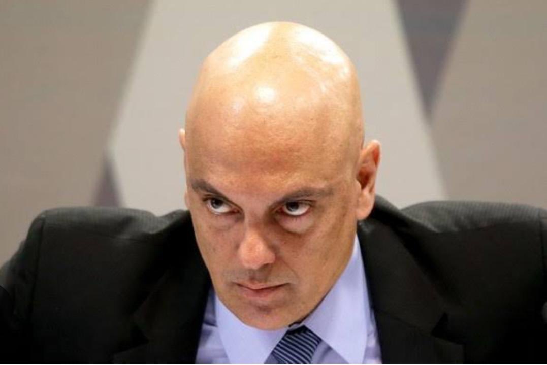 tonygarciareal's tweet image. URGENTE
Ministro Alexandre de Moraes dá 24 horas para Bolsonaro se explicar sobre descumprimento de cautelar sob pena de prisão.
TIC TAC TIC TAC TIC TAC