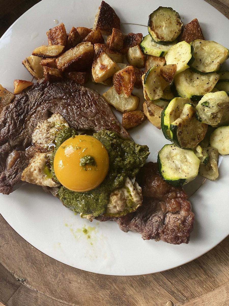RealFoodRina's tweet image. Simple:
Pesto steak with a raw yolk
sauteed such in I
tallow fried taters