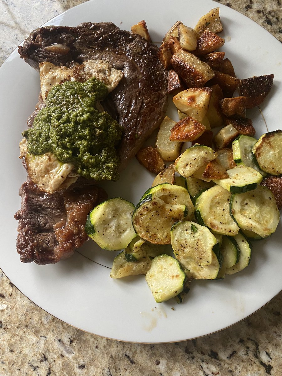 RealFoodRina's tweet image. Simple:
Pesto steak with a raw yolk
sauteed such in I
tallow fried taters
