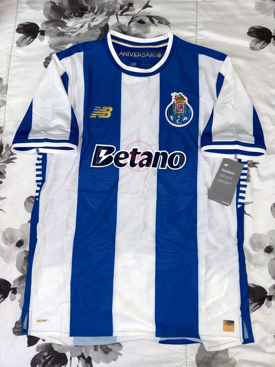 kuhhrizma's tweet image. 25/26 FC Porto Elite Home Jersey - font goes crazy on this one. Super light too.
