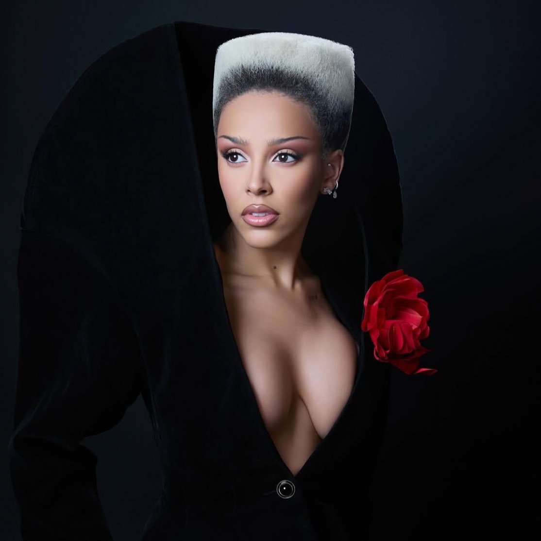 girlsinrap's tweet image. Doja Cat confirms her 5th album “Vie” is complete.