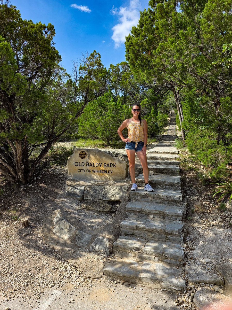 Kenzall12's tweet photo. Old Baldy Park!⛰️💙 https://t.co/rGFKMAECg8