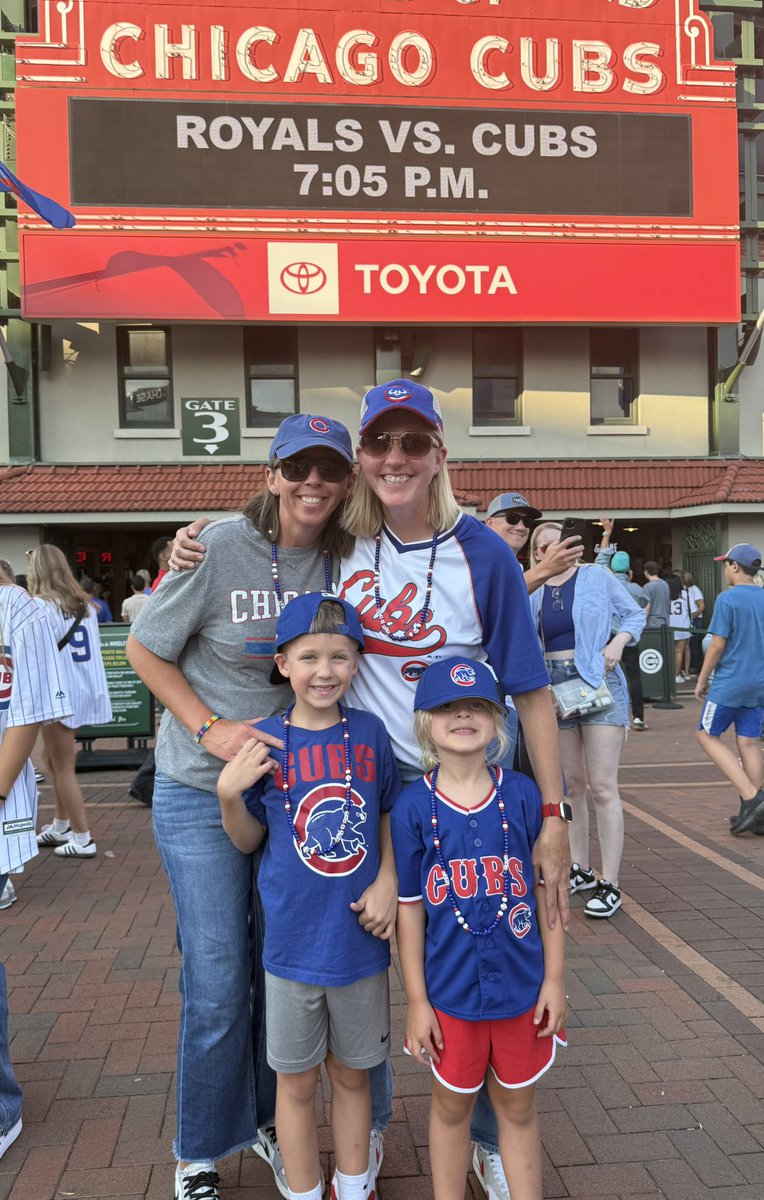 A perfect way to end summer recruiting! As much as I enjoyed watching future Redbirds hoop, I love being with my crew at our favorite place!