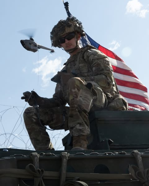 JRM58506966's tweet image. 4th Infantry Division Soldiers, under JTF Southern Border, are deploying Unmanned Aerial Drones during operations near El Paso, Texas. The use of small, tactical drones equipped with thermal imaging enhances real-time surveillance capabilities, enabling rapid communication with…