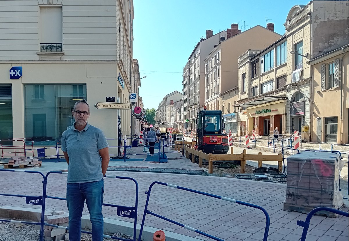 marco_polisson's tweet image. LYON - Le quartier de Monplaisir au bord du gouffre.
« Le projet d’aménagement de l’avenue est un désastre, nos commerces sont désertés, nos recettes s’effondrent » se désespère Gwenaël Belbeoch, président de l'UCAM.
> A lire ici :
lyonpeople.com/actualites-lyo…