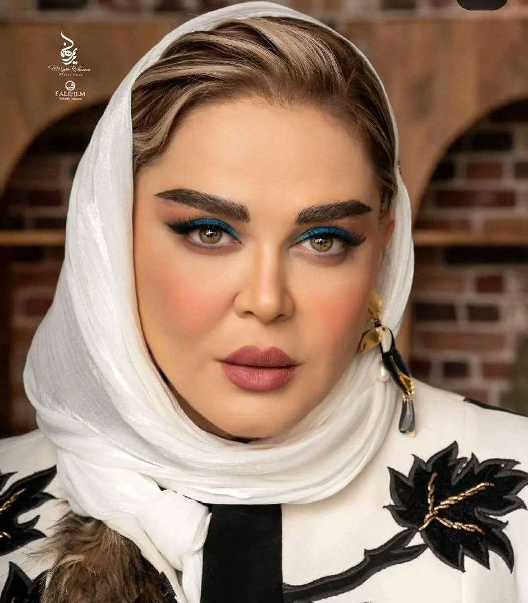 seyedhadikasaei's tweet image. دیروز اتفاقی در یک کافه نزدیک تاتر شهرزاد خانم بهاره رهنما را دیدم. در مورد #افغانی ها سوال کردم. گفت آخیش.... گناه دارند... دلم براشون میسوزه!!! من هم غارت یارانه ایران و مفت خوری آنها را بیان کردم. (متاسفانه قشر زیادی از مردم نمیدانند افغان ها چه بلایی سرکشور آوردند)