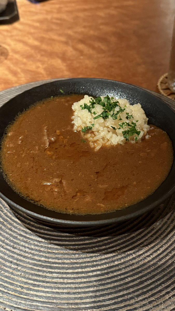 9p2l's tweet photo. カリフラワーと鶏のスープに出来立てのリゾット
あか牛のハヤシライス
ミルクアイス すいか 塩のジュレ
アップルパイ https://t.co/K1O1p8bmZc
