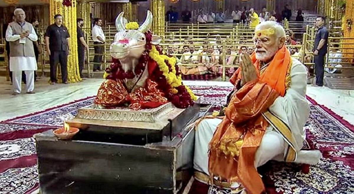 dilipguptamp's tweet photo. महाकालेश्वर और सोमनाथ में नवचेतना
महाकाल लोक प्रोजेक्ट और सोमनाथ विकास कार्यों ने भारत के प्राचीन मंदिरों को वैश्विक आकर्षण बना दिया है। भक्तों और पर्यटकों का अभूतपूर्व महासंग्राम—#Mahakal और #Somnath में आस्था का महा जनसैलाब! #DIlipDhanrajGupta 
@Mahakal_Mandir @DrMohanYadav51 

#MahakalLok #SomnathTemple #HeritageIndia #DivineDestinations