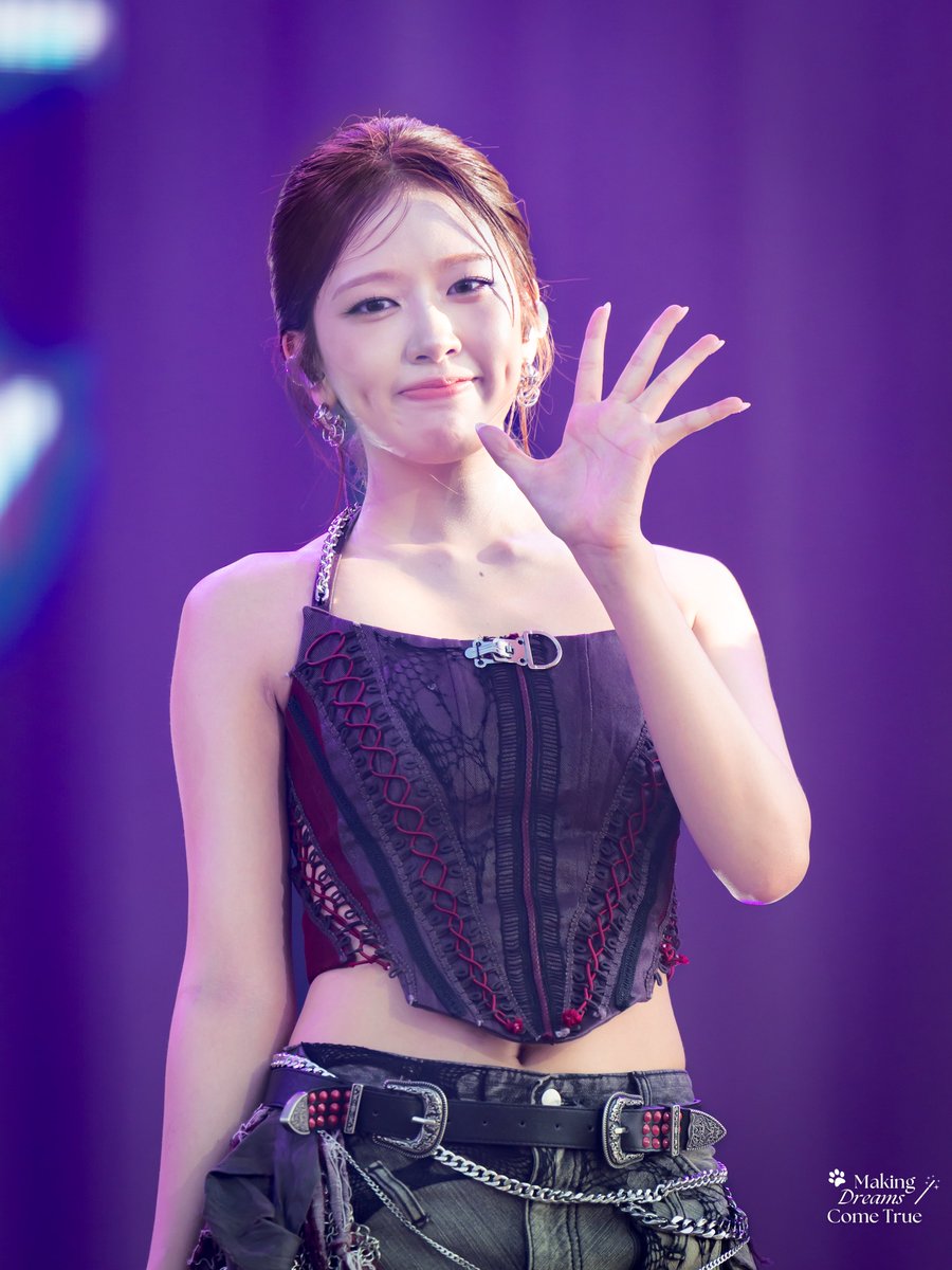 making_DCT's tweet image. 250720
롤라팔루자 파리 2025🇫🇷
👋🏻✊🏻🐶
#IVEpalooza #LollaParis #IVE #아이브 #アイヴ #AnYujin #안유진 #YUJIN #유진 #ユジン