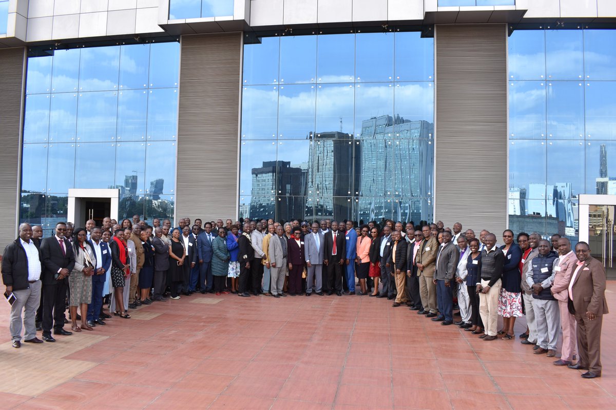 UoNDVCRIE's tweet image. UoN DVC Research,innovation & Enterprise with participants of RPL Practitioner Level 2 Training Programme for the Association of Pentecostal Vocational Training Institutions of Kenya (APVOTIK) at The University of Nairobi main campus. #WeAreUoN #research @uoneducation