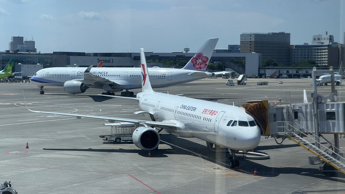 285taina's tweet image. 東京成田→上海浦東
4日ぶりに中国へ!今回は乗り継ぎなので入国はしません。
地味に初めての中国東方航空利用です!
1時間くらい遅れてて乗り継ぎ時間割とカツカツ。ワンチャン乗り継げません🥺