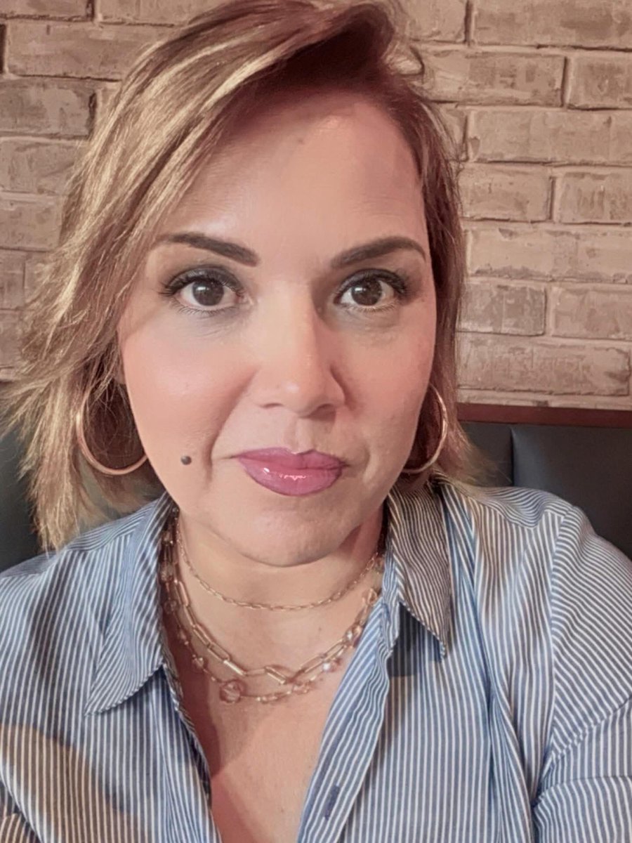 Si usted supiera todo lo que esta mujer le ha tocado vivir …. Ya casi llegando a la mitad de siglo… 😍
Armenia, es mi nombre.