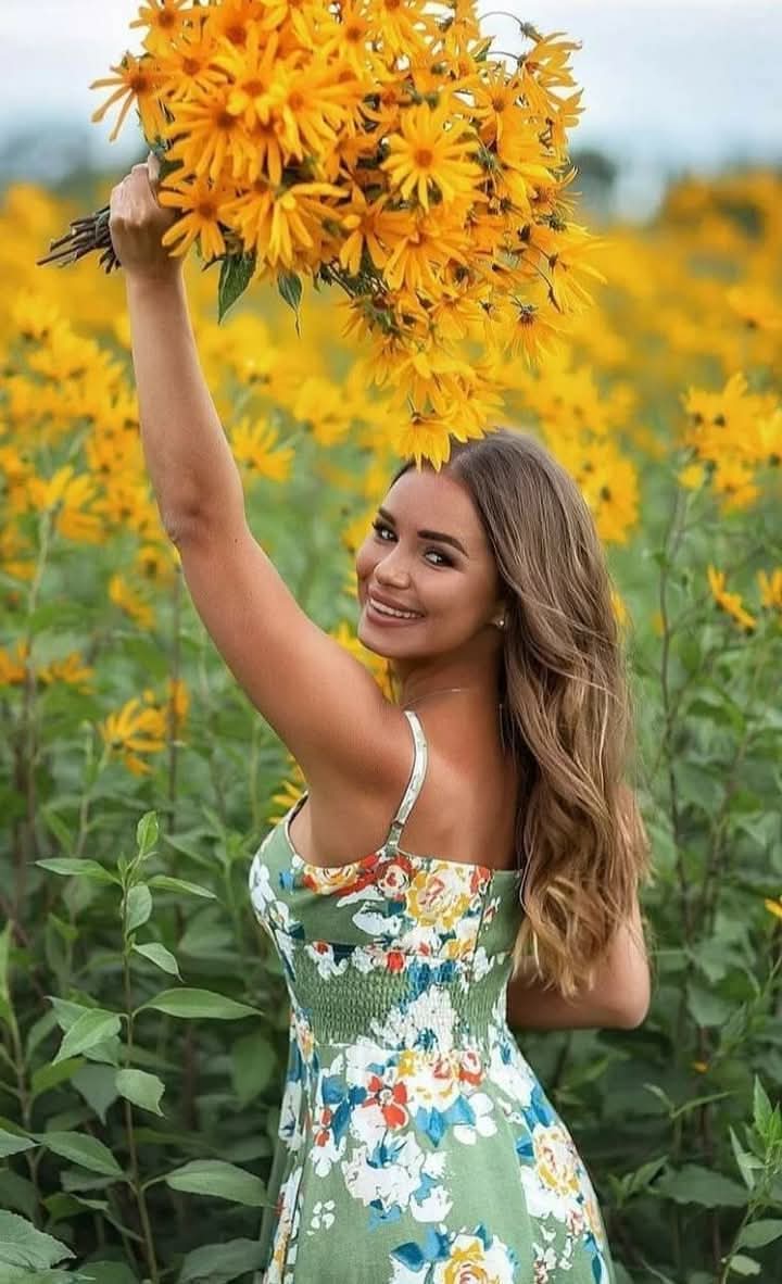 ravenn444's tweet image. Güzeller güzeli bir gün dilerim 

#Günaydın 

🍀🌼🍀🌼🍀🌼