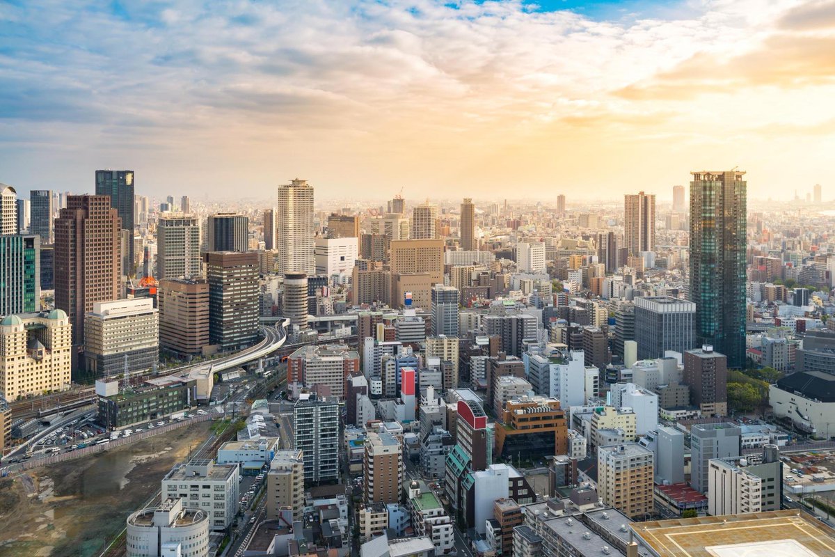 vonderleyen's tweet image. Touchdown in Osaka!
The 🇪🇺🇯🇵 Summit tomorrow is timely.
The world is changing rapidly.
For partners like us, it means becoming even closer to face the realities of our time.
And shape a world that reflects our values:
Open economies. Secure societies. And fair rules.