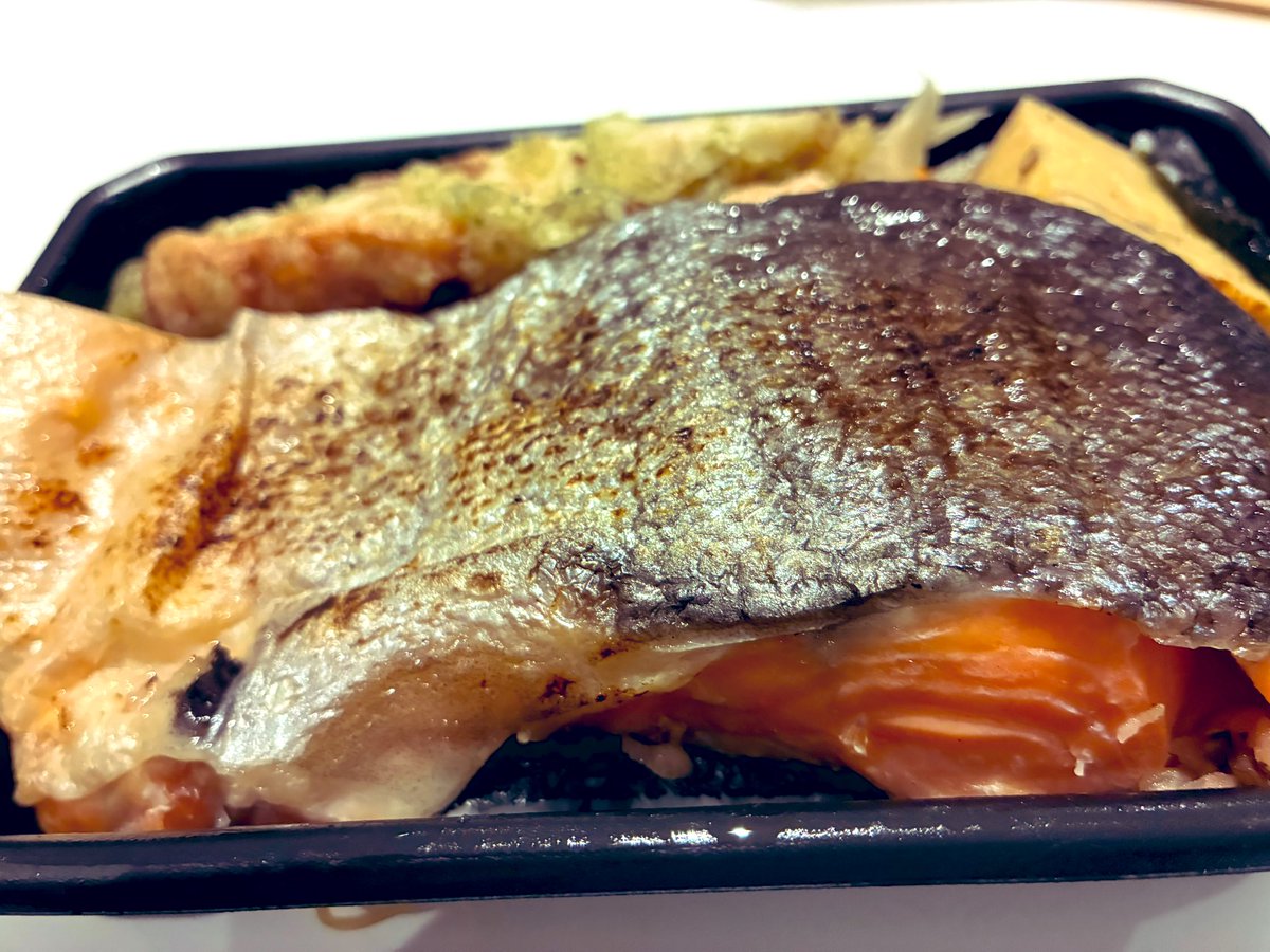 okudakensuke's tweet image. 楽屋着、本日こちら。頑張るぞ。頑張れるぞ🔥