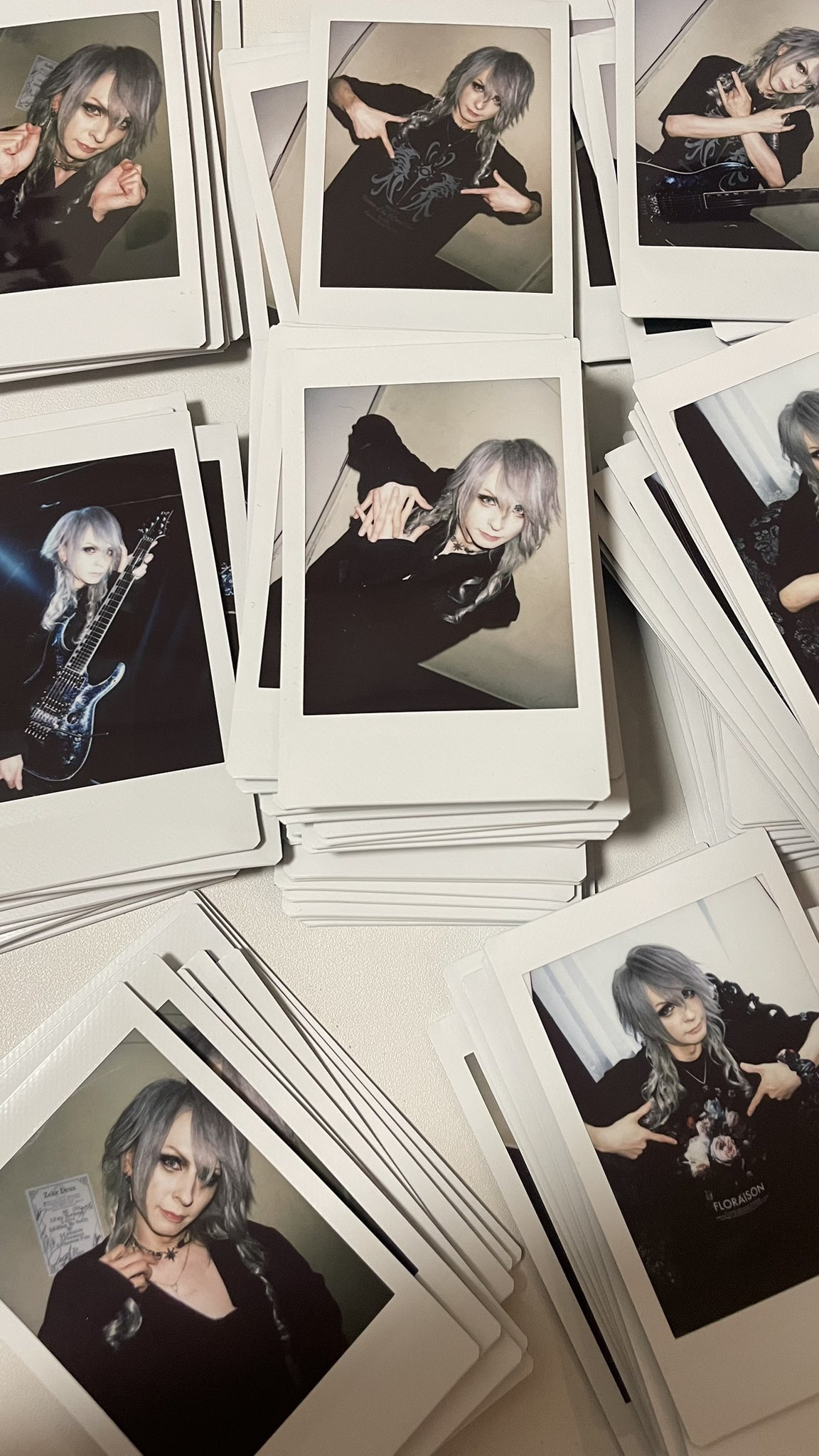 vistlip Tohya ② チェキ 26枚セット (おまけ付き) vistlip Tohya ② チェキ 26枚セット (おまけ付き) - メルカリ