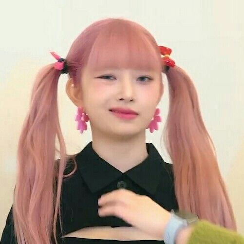 the outsider, 𝐇𝐀𝐋𝐈. tweet media