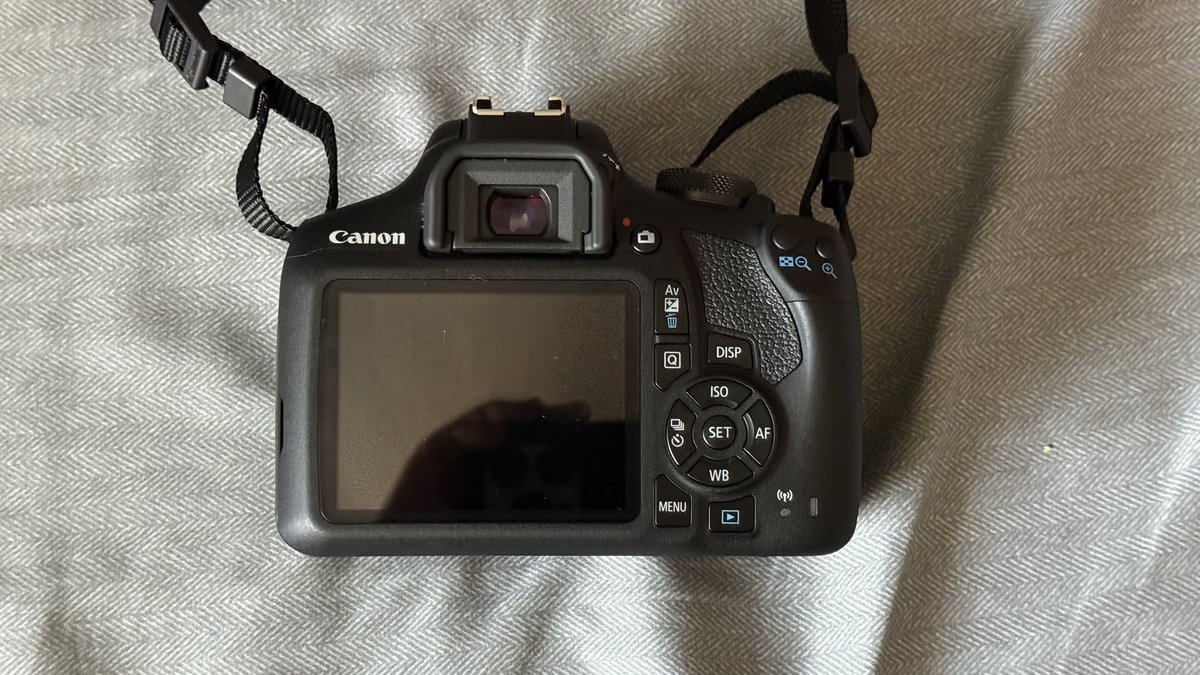 noeljapzon9's tweet photo. My very first #DSLR #canon #camera #canoneosrebelt7 #canoneos2000d #canoncamera #photography #photographer #photographybusiness #canont7 #canon2000d #firstcamera #DSLRcanon https://t.co/heoqrXmhSr
